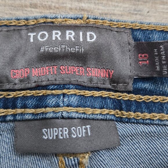 NWT Torrid Crop Midfit Super Skinny Jeans Women's Medium Wash Everyday 18 - Picture 7 of 10